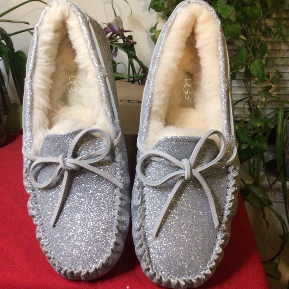 UGGs, women, glitter slip on shoe. - Picture 6 of 10